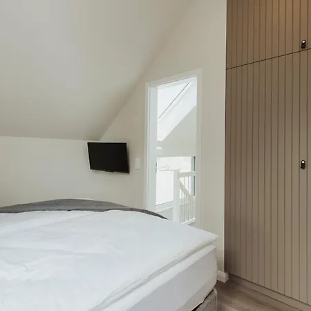Ferienhaus Neu Rügen Resørt Großzügige, Gemütliche Doppelhaushälfte Neele Mit Terrasse *